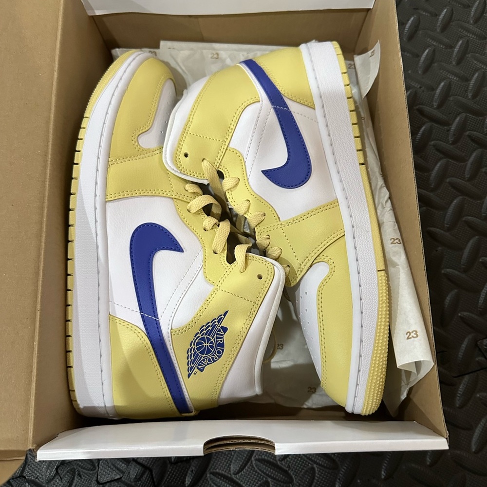 Nike Air Jordan 1 Mid 'Lemon Wash
